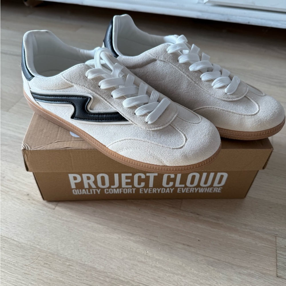 New with box project cloud womens cathi Sneakers chestnut size 10